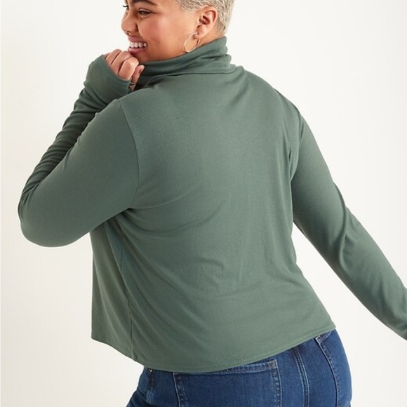 Old Navy Ultralite Turtleneck size large tall - Picture 3 of 12